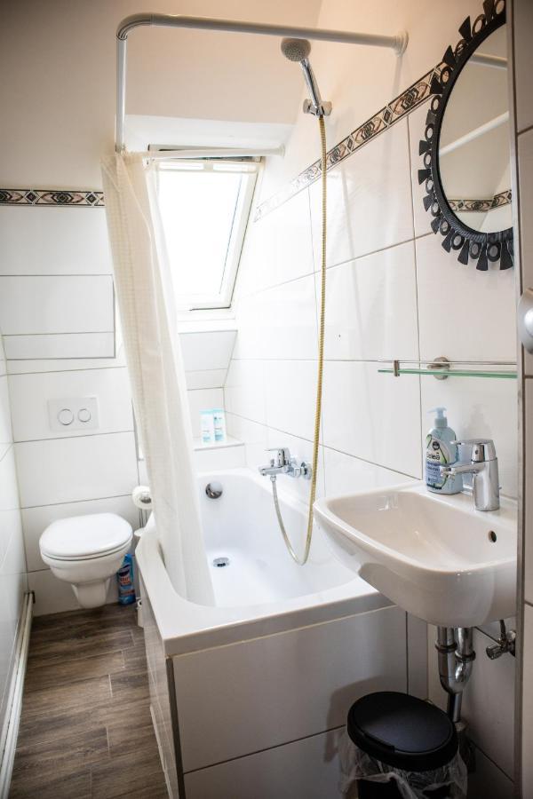 Wohnung Fuer 4 Gaeste In Laatzen Messe- Und Citynah Hannover Ngoại thất bức ảnh